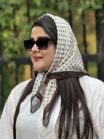 مینی اسکارف نخی خال‌خالی